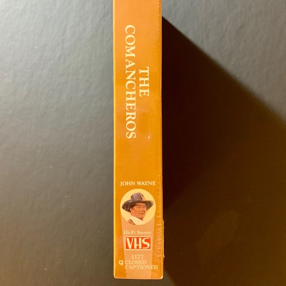 NIB - John Wayne VHS “The Comancheros” - Never Unwrapped 📼 - Picture 4 of 7